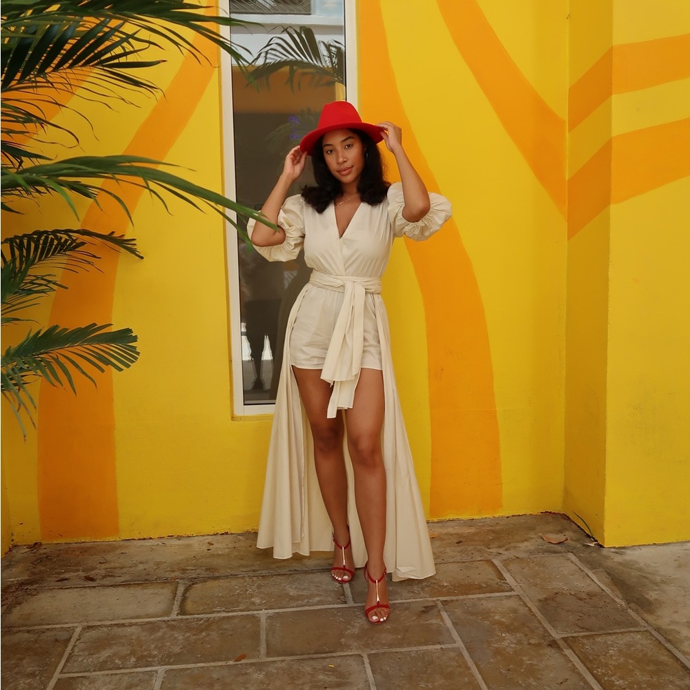 Offwhite- Nude Romper